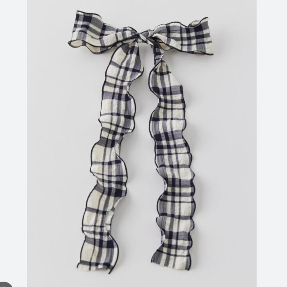 Urban Outfitters Bow Clip